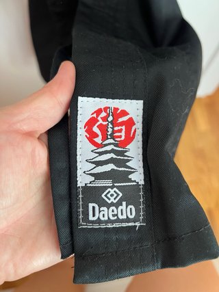 Traje Taekwondo / Kung Fu Daedo 6-7 años (130cm)
