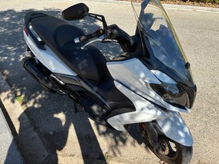 Kymco Superdink 125cc ABS Blanca y Negra