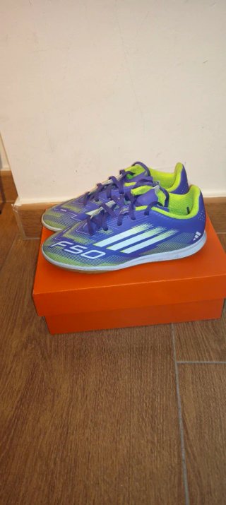 Botas fútbol sala Adidas F50 de niño talla 34
