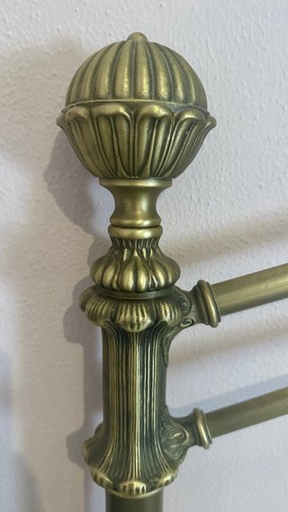 Cabecero de forja dorado