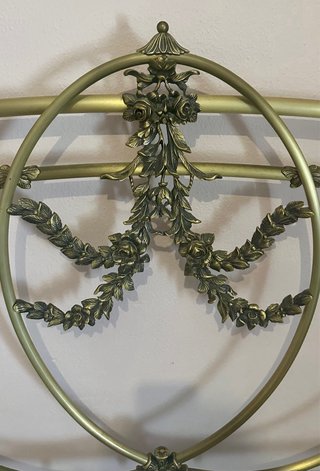 Cabecero de forja dorado