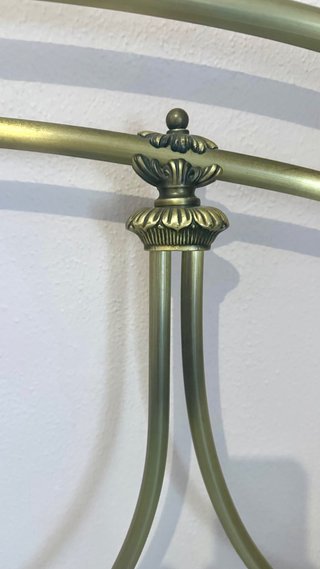 Cabecero de forja dorado