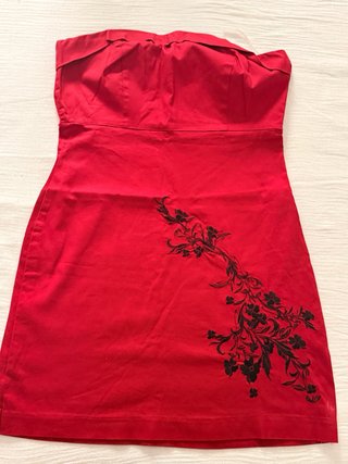 Vestido rojo palabra de honor con rosas - Pin-up