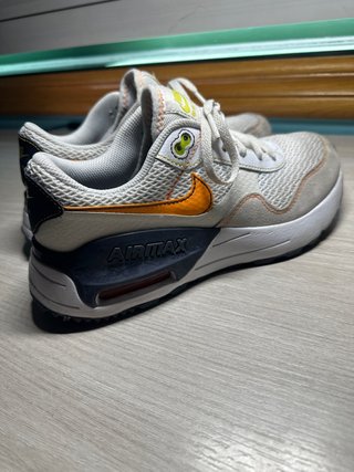 Zapatillas Nike Air Max Naranja y Blanco