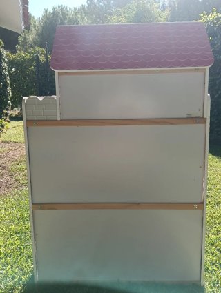 Casita de muñecas con muebles