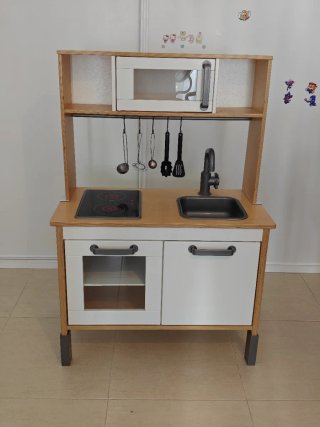 Cocinita IKEA DUKTIG + juguetes