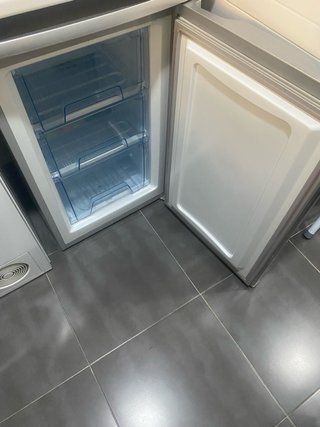 Congelador vertical Carrefour 68L