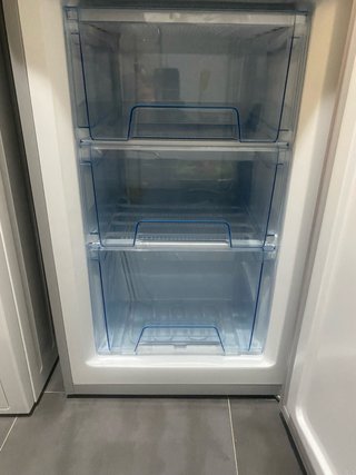 Congelador vertical Carrefour 68L