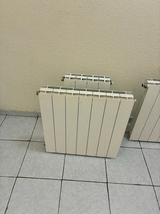 Radiador de agua blanco
