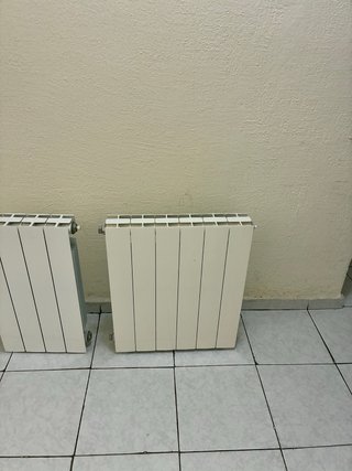 Radiador de agua blanco