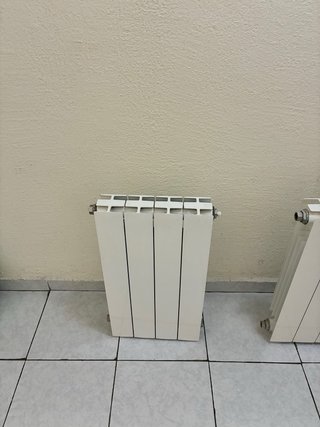 Radiador de agua blanco