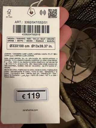 Lámpara de pie de mimbre y metal