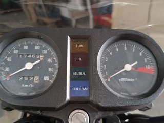 Honda CB400N Roja y Negra