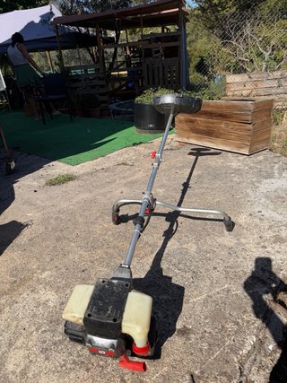 Desbrozadora con disco metálico