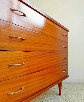 Cómoda Mid-Century, madera embero | Vintage 60s