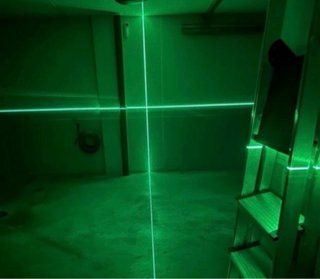 Nivel láser autonivelante + tripode