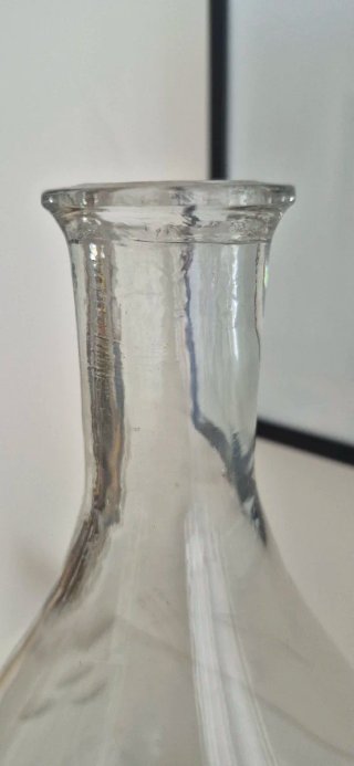 Jarrón de cristal vintage con grabado