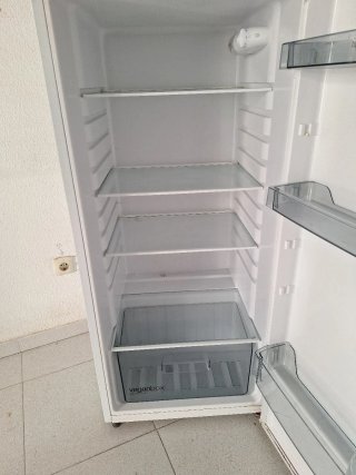 En MURCIA Frigorífico Universalblue blanco