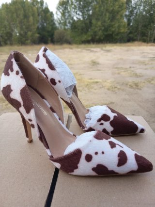 Zapatos de tacón estampado vaca