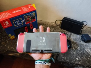 Nintendo Switch Edición Mario Roja y Negra