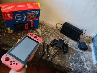 Nintendo Switch Edición Mario Roja y Negra