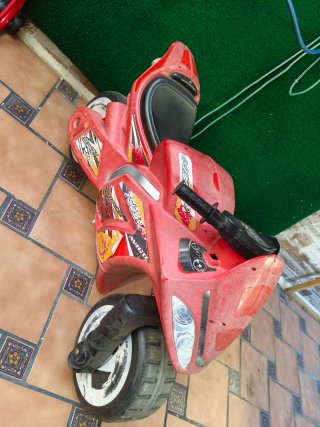 Moto de empuje para niños de 4 a 6 años aproximada
