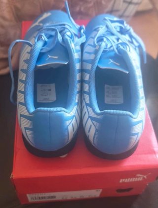 Botas multitacos Puma niño Talla 35