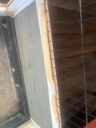 Jaula para conejo blanca y gris