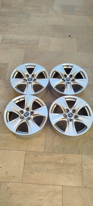 Llantas 18 Toyota RAV4 (4 unidades)