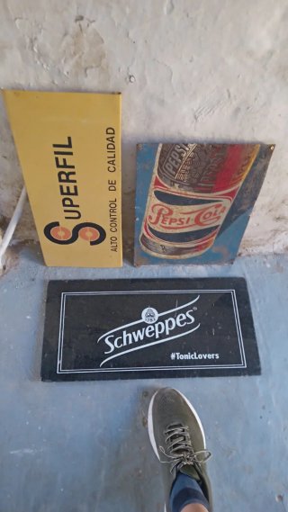 Lote Carteles Publicitarios: Pepsi, Schweppes, Sup