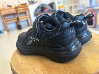 Zapatillas negras deportivas