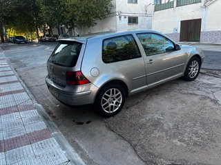 Volkswagen Golf 2004