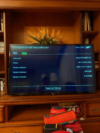 TV Movistar 40 Negra