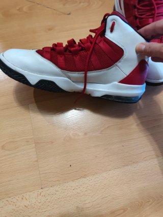 Zapatillas Jordan Rojas y Blancas