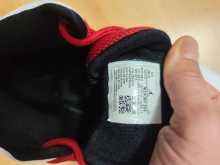 Zapatillas Jordan Rojas y Blancas