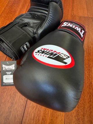 Guantes Muay Thai Twins 14 oz