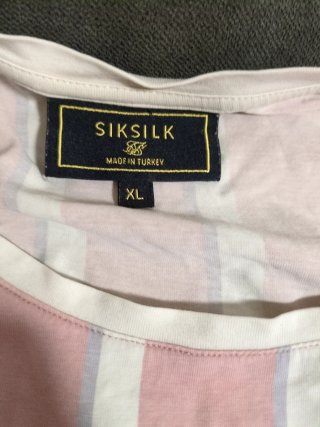 Camiseta SikSilk Rayas Rosas y Blancas
