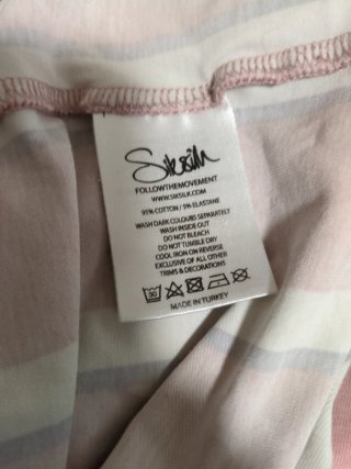Camiseta SikSilk Rayas Rosas y Blancas