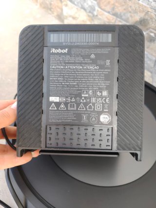 Robot aspirador iRobot Roomba j7 con base