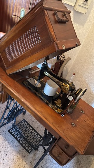 Máquina de coser Singer antigua