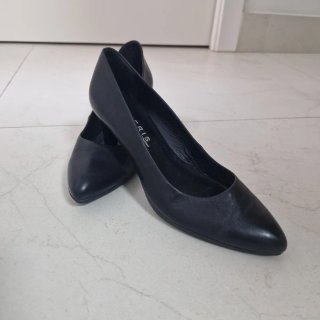 Zapatos MDB Piel Negros. Talla 39