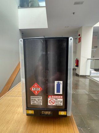 Camión Maletín Porta coches. Se vende con 15 coche