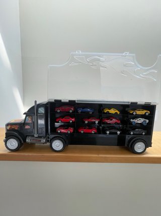Camión Maletín Porta coches. Se vende con 15 coche