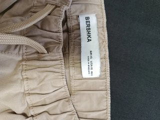 Pantalones cargo Bershka beige