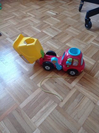 Camión de juguete infantil