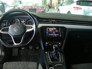 Volkswagen Passat 2023