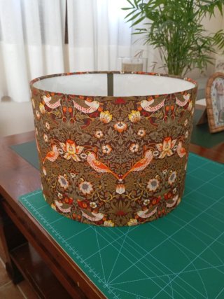 Pantalla de lámpara tela pájaros y flores