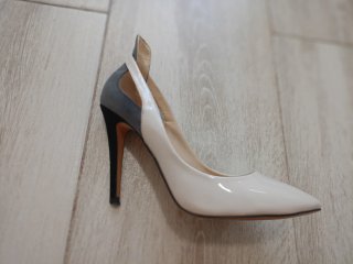 Zapatos tacón Zara Talla 37 beige/gris