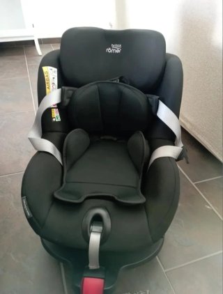 Silla coche Britax Römer negra