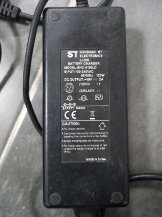 Cargador patinete eléctrico